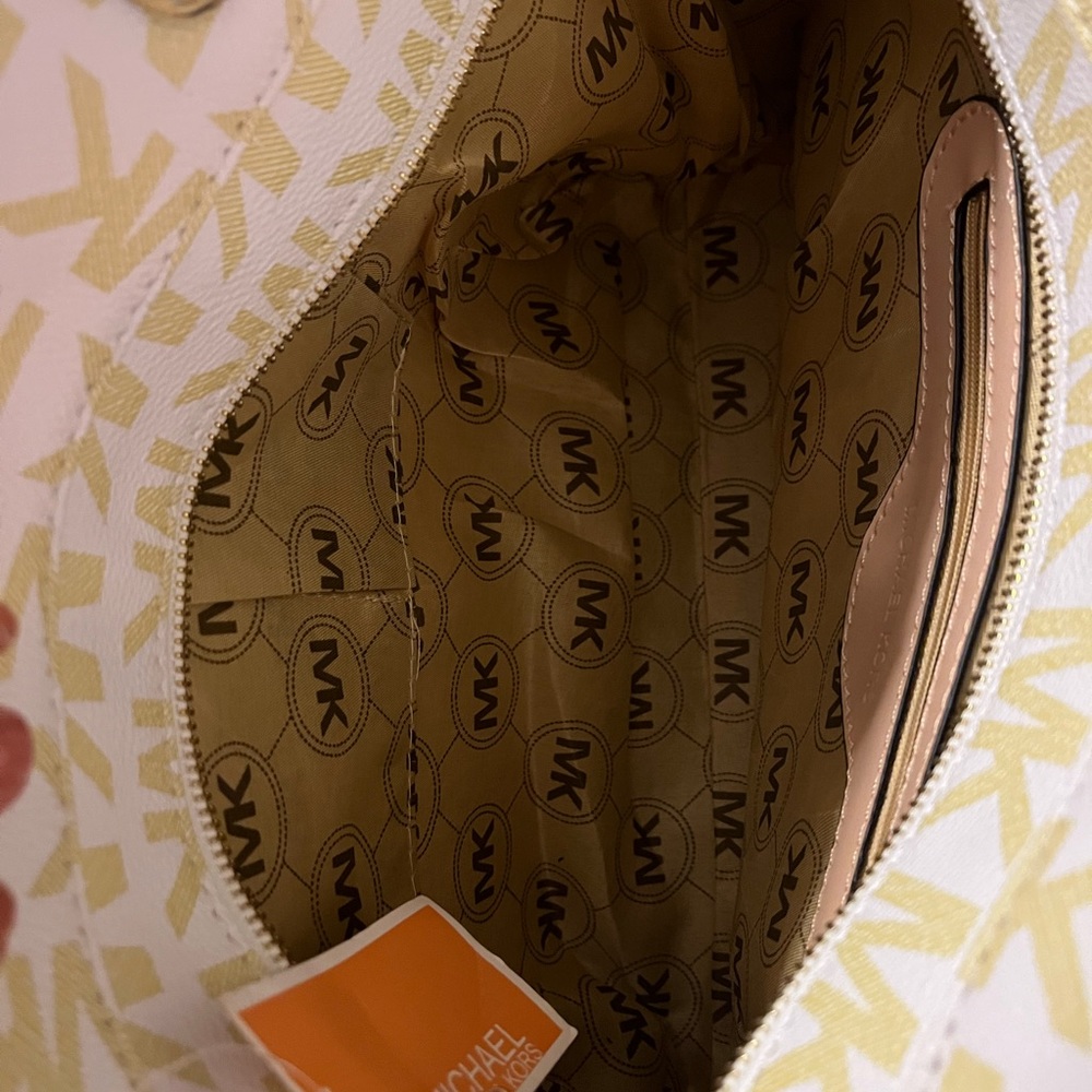 Purse needs to be sold